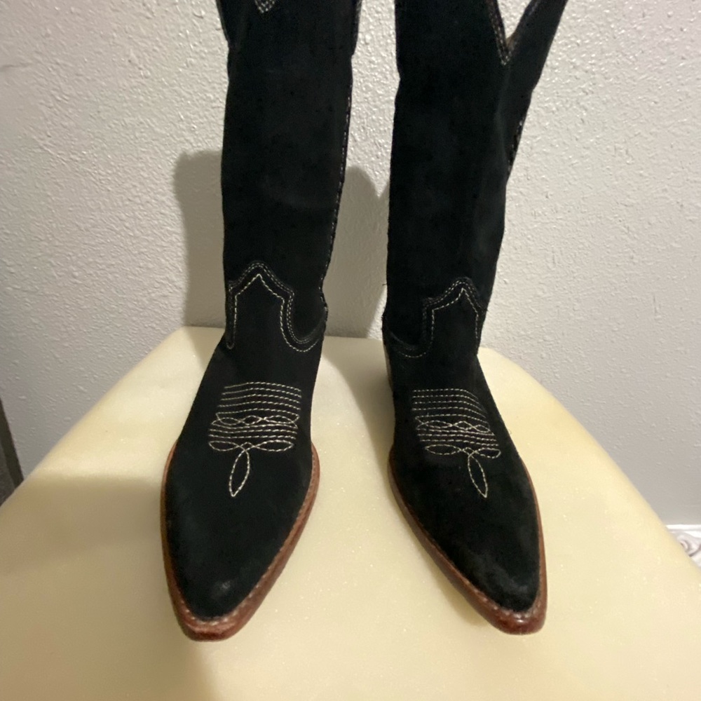 Black boots